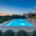 Sealine Villa *