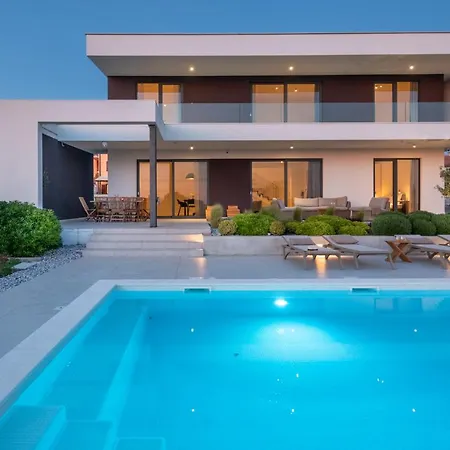 Sealine Villa *