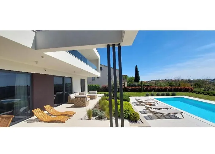 Sealine Villa Póla