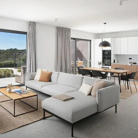 Вилла Sealine Пула