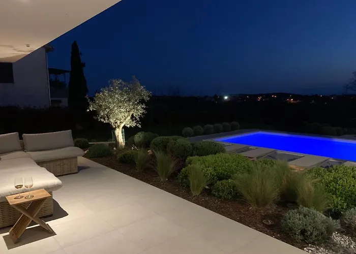 빌라 Sealine 풀라