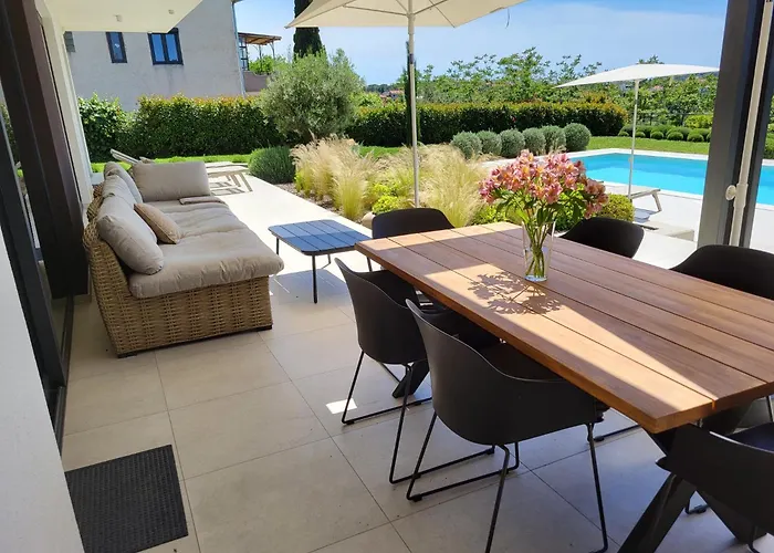 빌라 Sealine 풀라